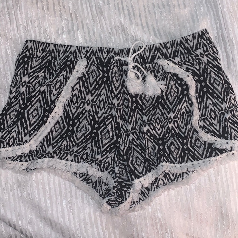 Patterned flowy shorts